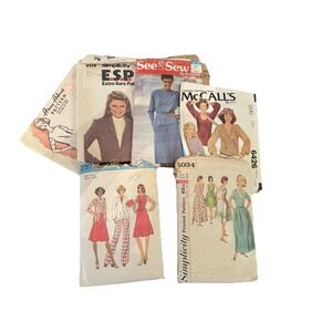 Lot of 50s-70s Vintage Women's Clothing‎ Patterns